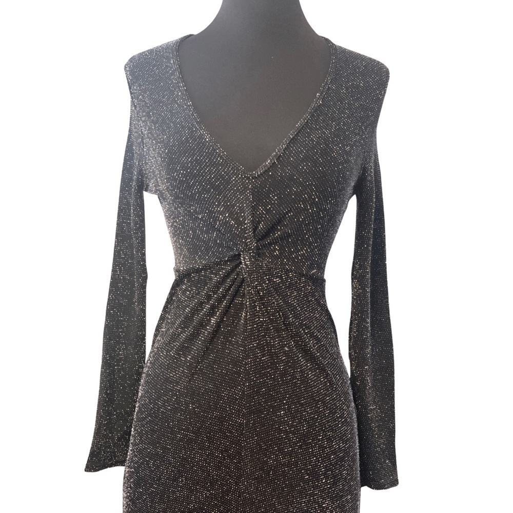 Black and silver Boohoo dress size 10 NWOT runs small
